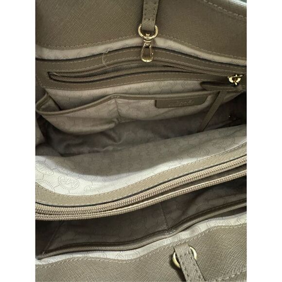 MICHAEL Michael Kors Women's Beige Jet Set Logo Buckle Strap Shoulder Tote Bag - Picture 15 of 16